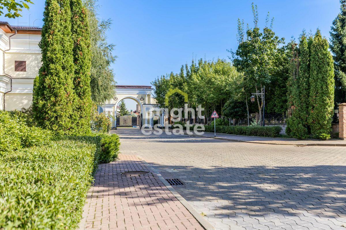 2-этажный коттедж 680 м² без отделки