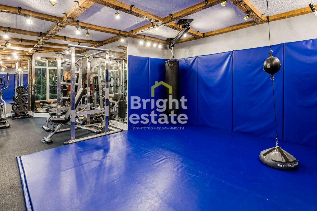 3-этажный коттедж 420 м² с отделкой