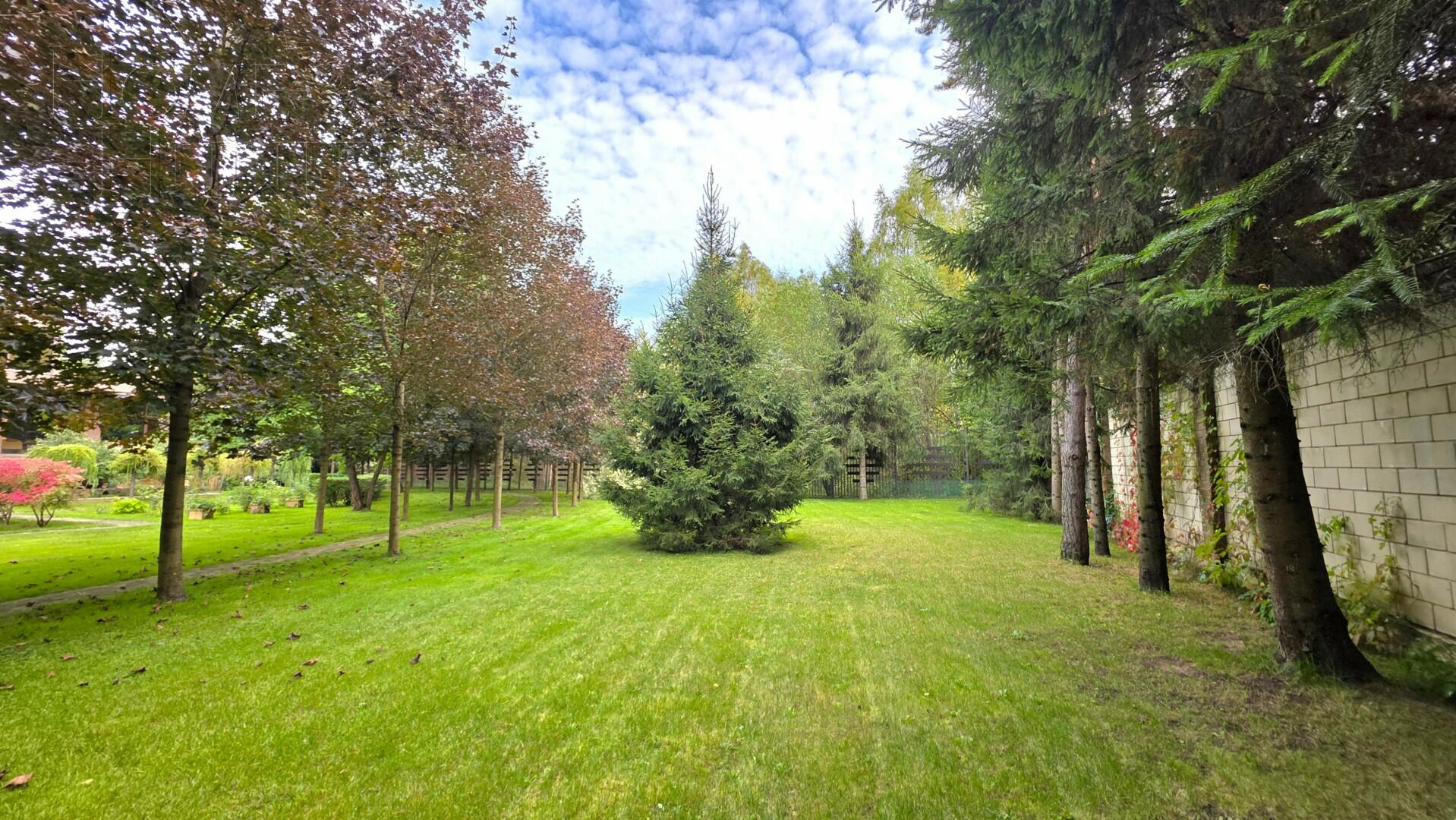 2-этажный коттедж 1 200 м² с отделкой