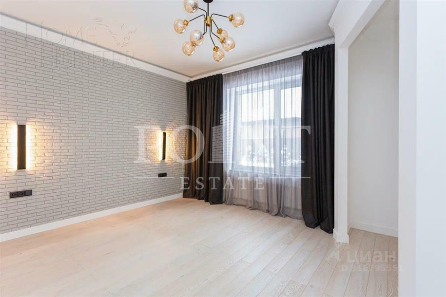 2-этажный коттедж 325 м² с отделкой