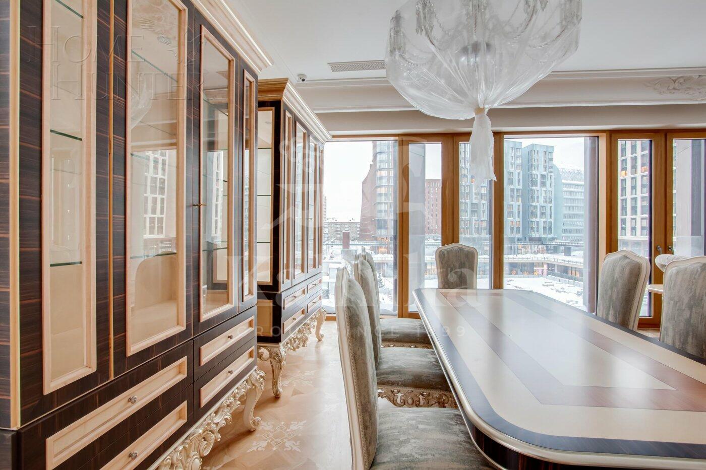 4-КОМН. КВАРТИРА С ОТДЕЛКОЙ 200 М² НА 3 ЭТАЖЕ