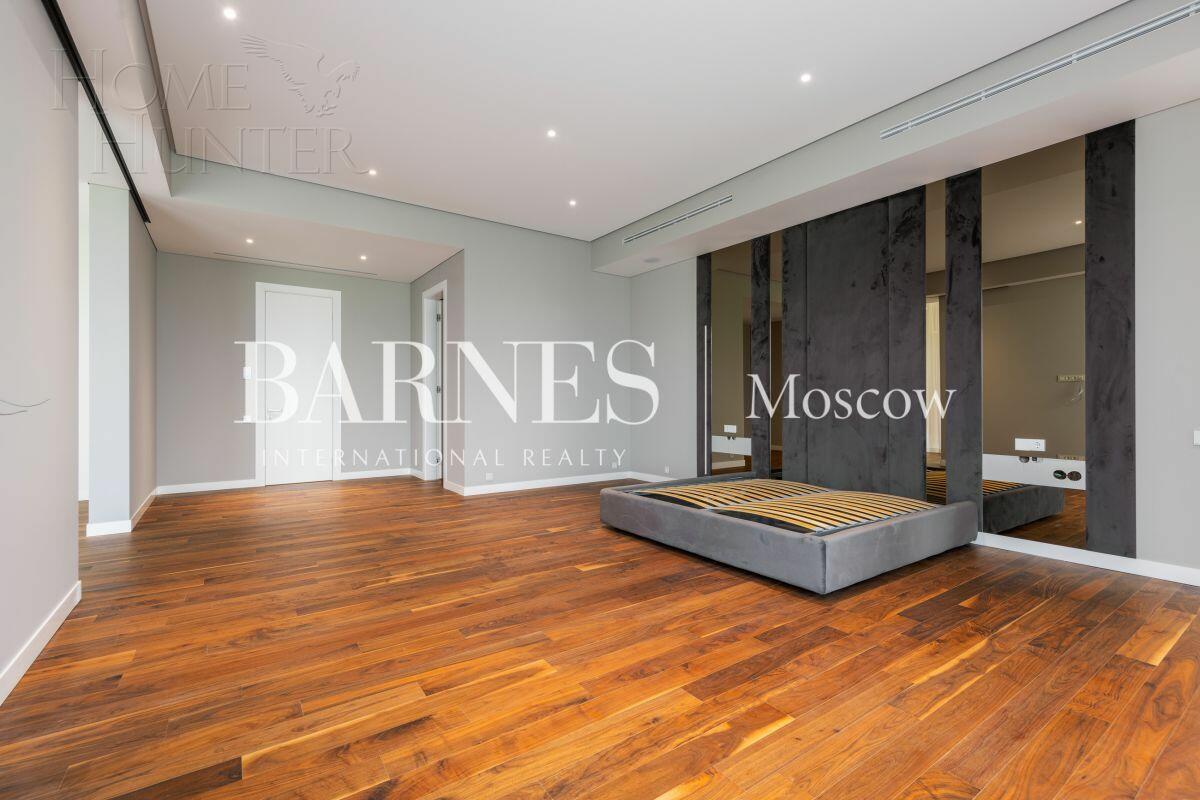 2-этажный коттедж 1 000 м² с отделкой