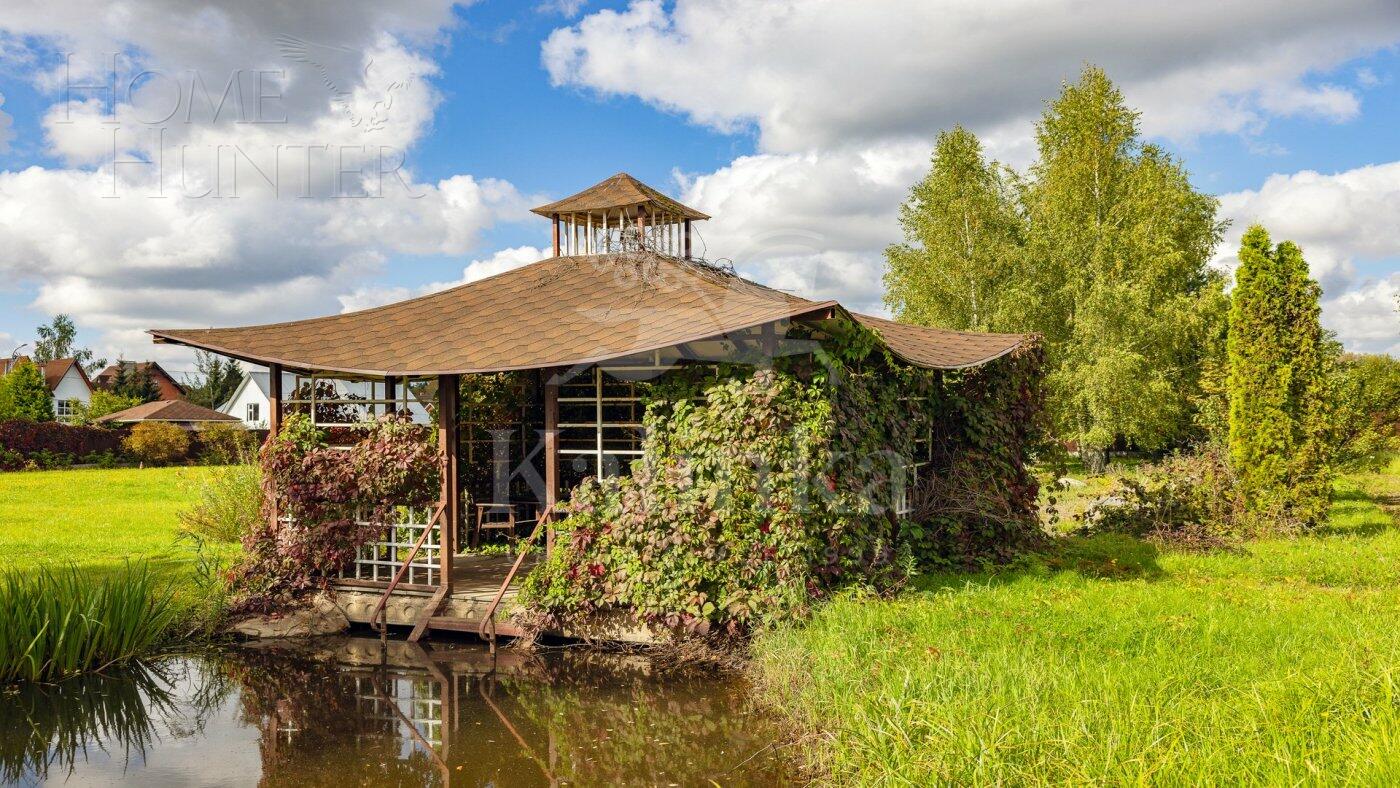 2-этажный коттедж 2 500 м² с отделкой