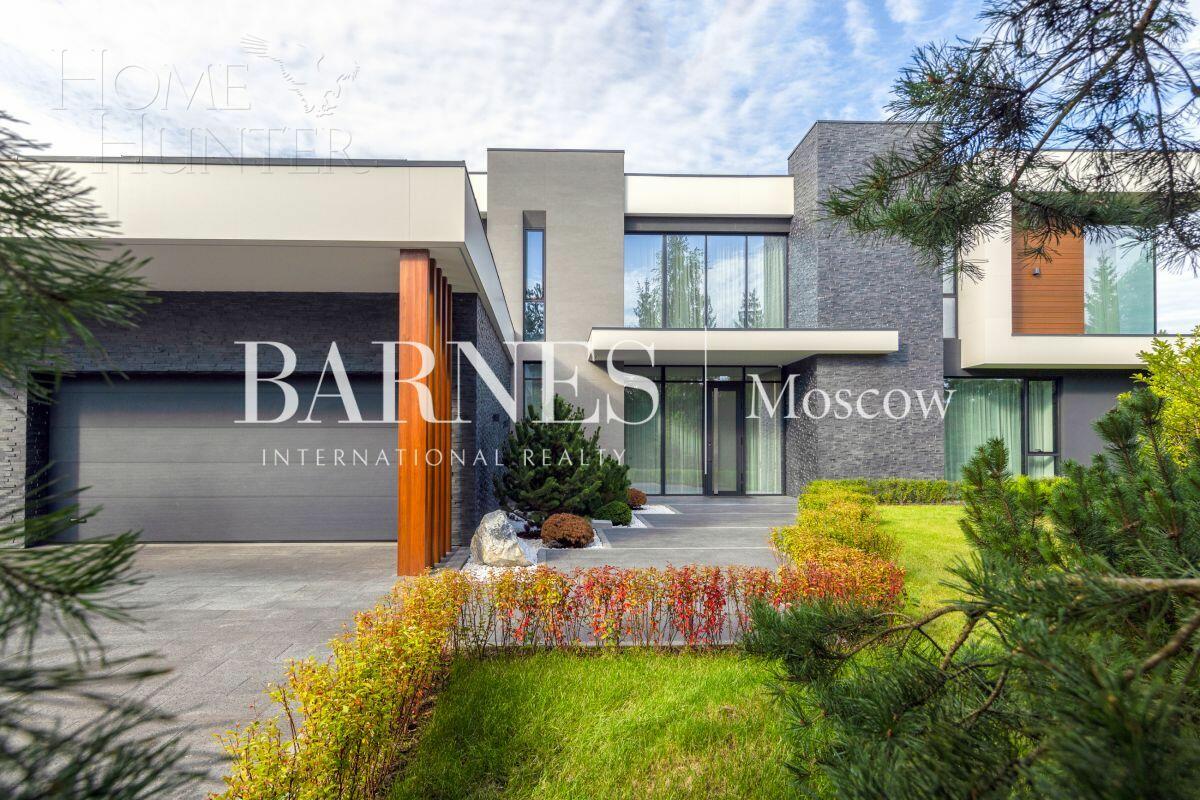 2-этажный коттедж 1 000 м² с отделкой