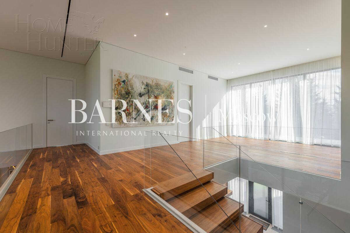 2-этажный коттедж 1 000 м² с отделкой