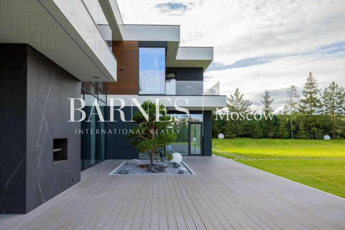 2-этажный коттедж 1 000 м² с отделкой