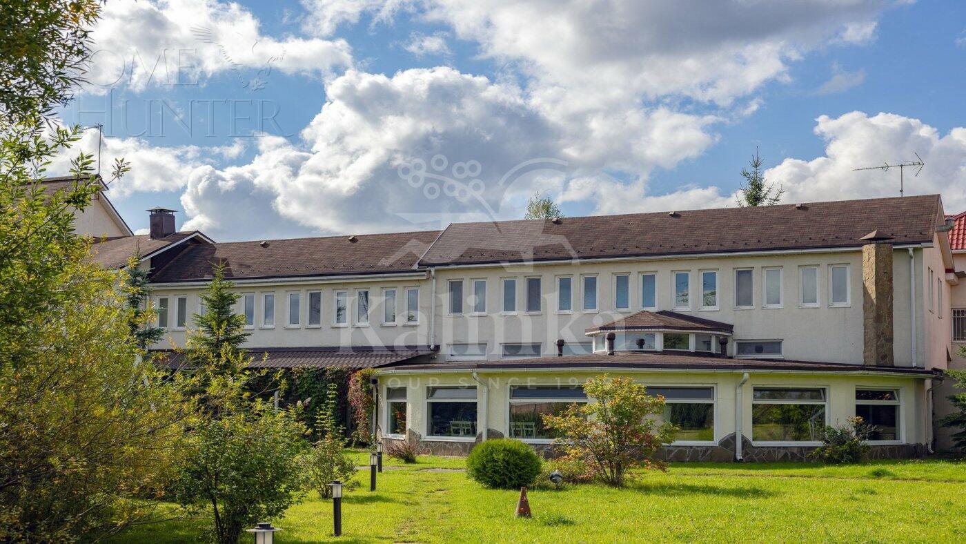 2-этажный коттедж 2 500 м² с отделкой