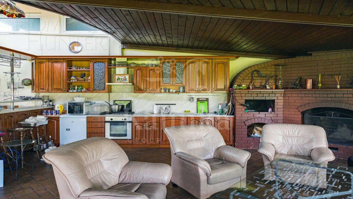 2-этажный коттедж 2 500 м² с отделкой