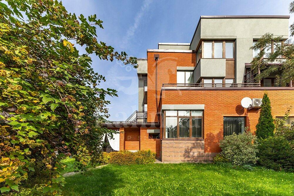 2-этажный таунхаус 500 м² с отделкой