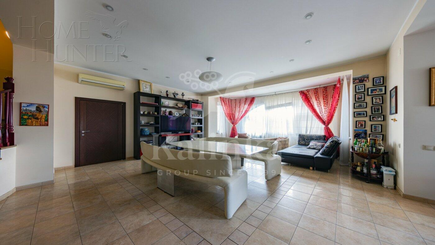 2-этажный коттедж 2 500 м² с отделкой