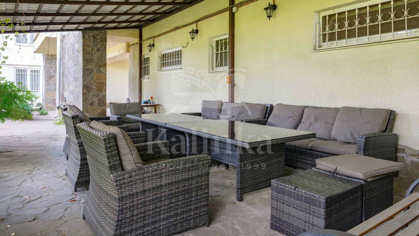 2-этажный коттедж 2 500 м² с отделкой