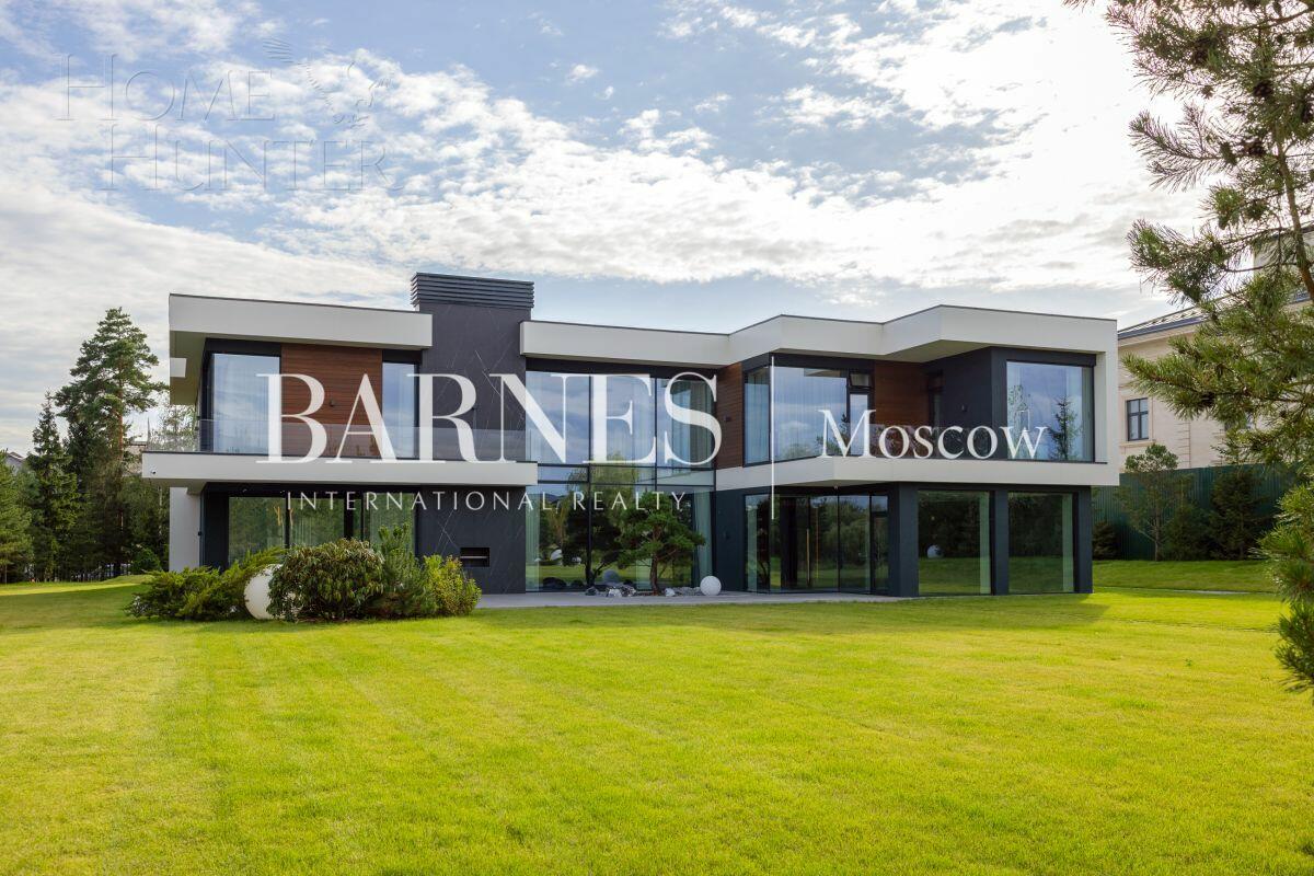 2-этажный коттедж 1 000 м² с отделкой