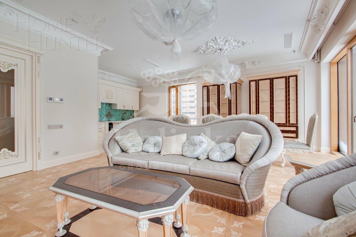 4-КОМН. КВАРТИРА С ОТДЕЛКОЙ 200 М² НА 3 ЭТАЖЕ