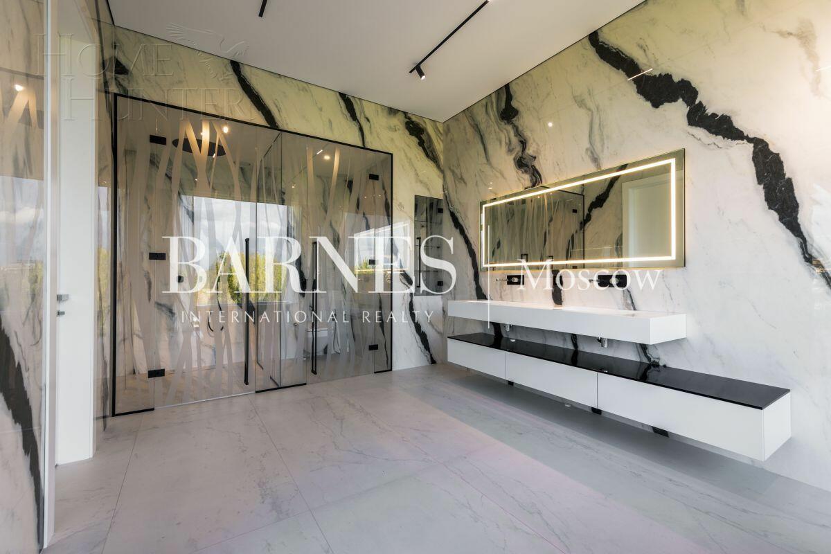 2-этажный коттедж 1 000 м² с отделкой