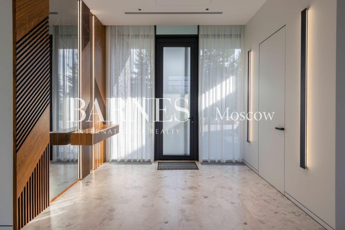 2-этажный коттедж 1 000 м² с отделкой