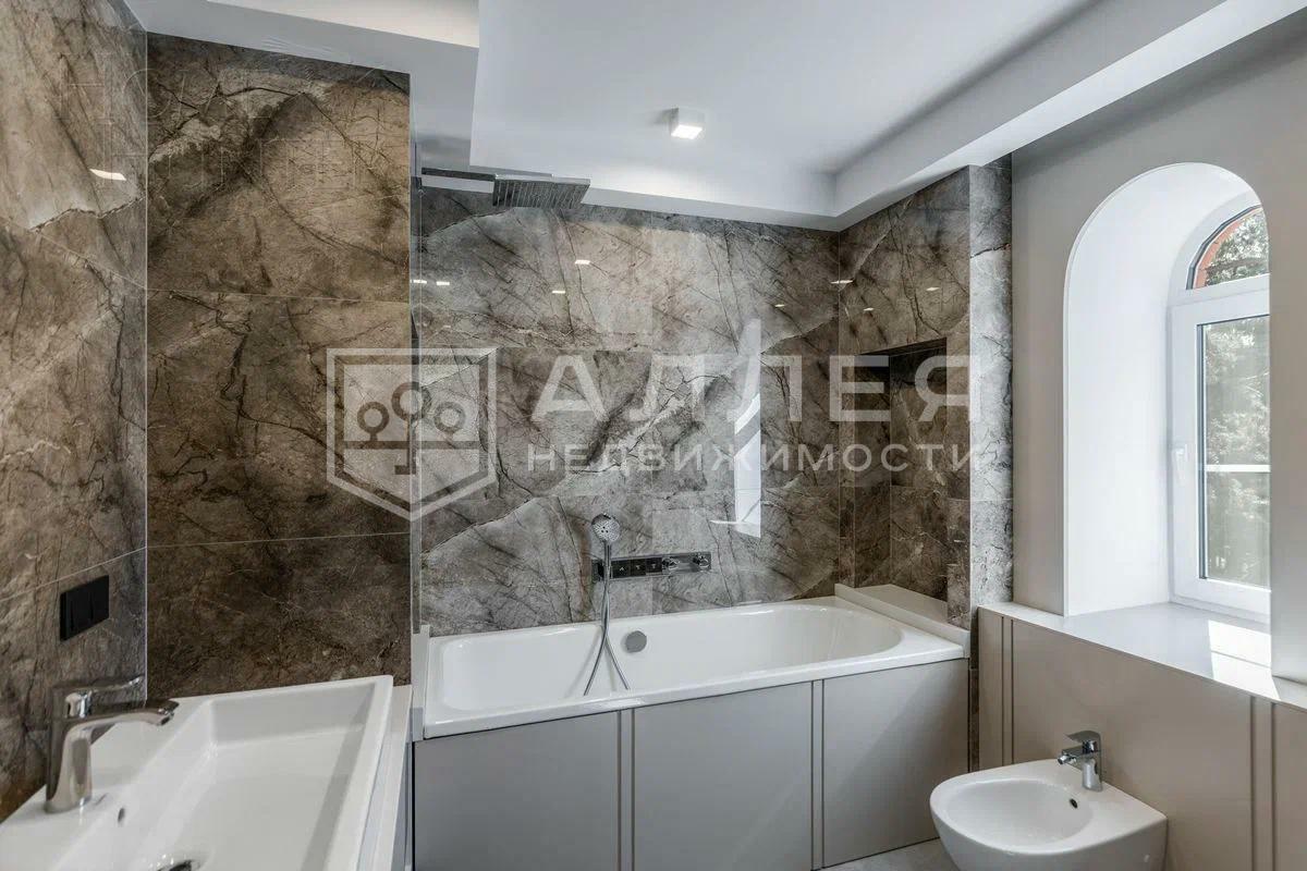 2-этажный коттедж 370 м² с отделкой