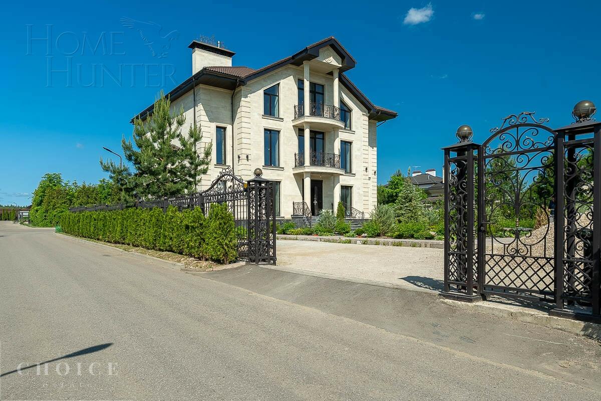 2-этажный коттедж 650 м² без отделки