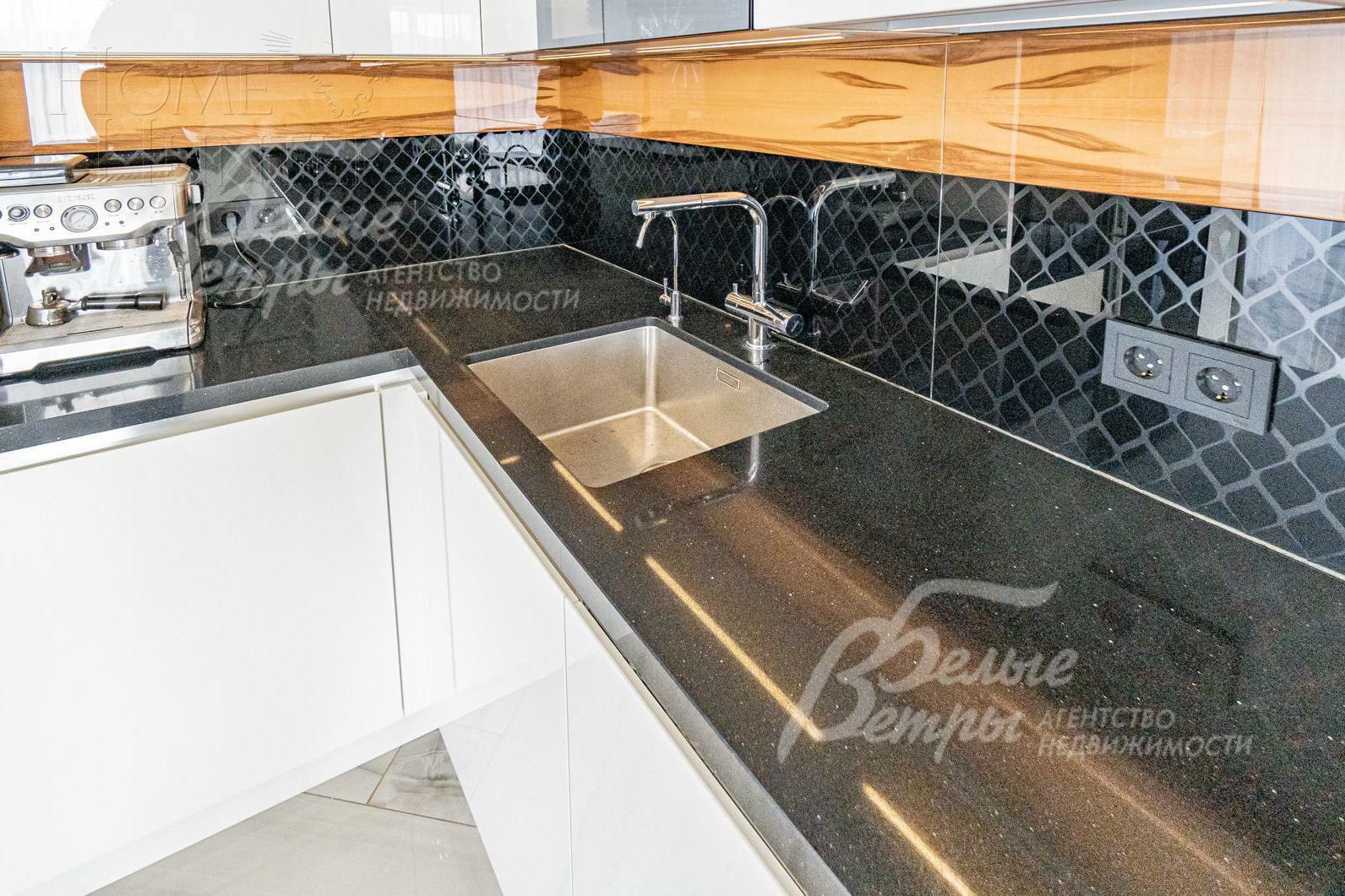 3-этажный коттедж 535 м² с отделкой