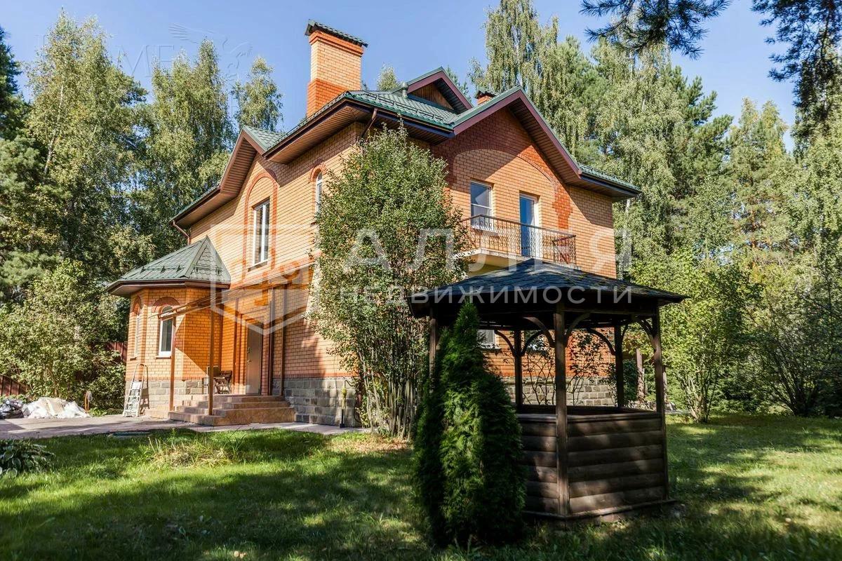 2-этажный коттедж 370 м² с отделкой