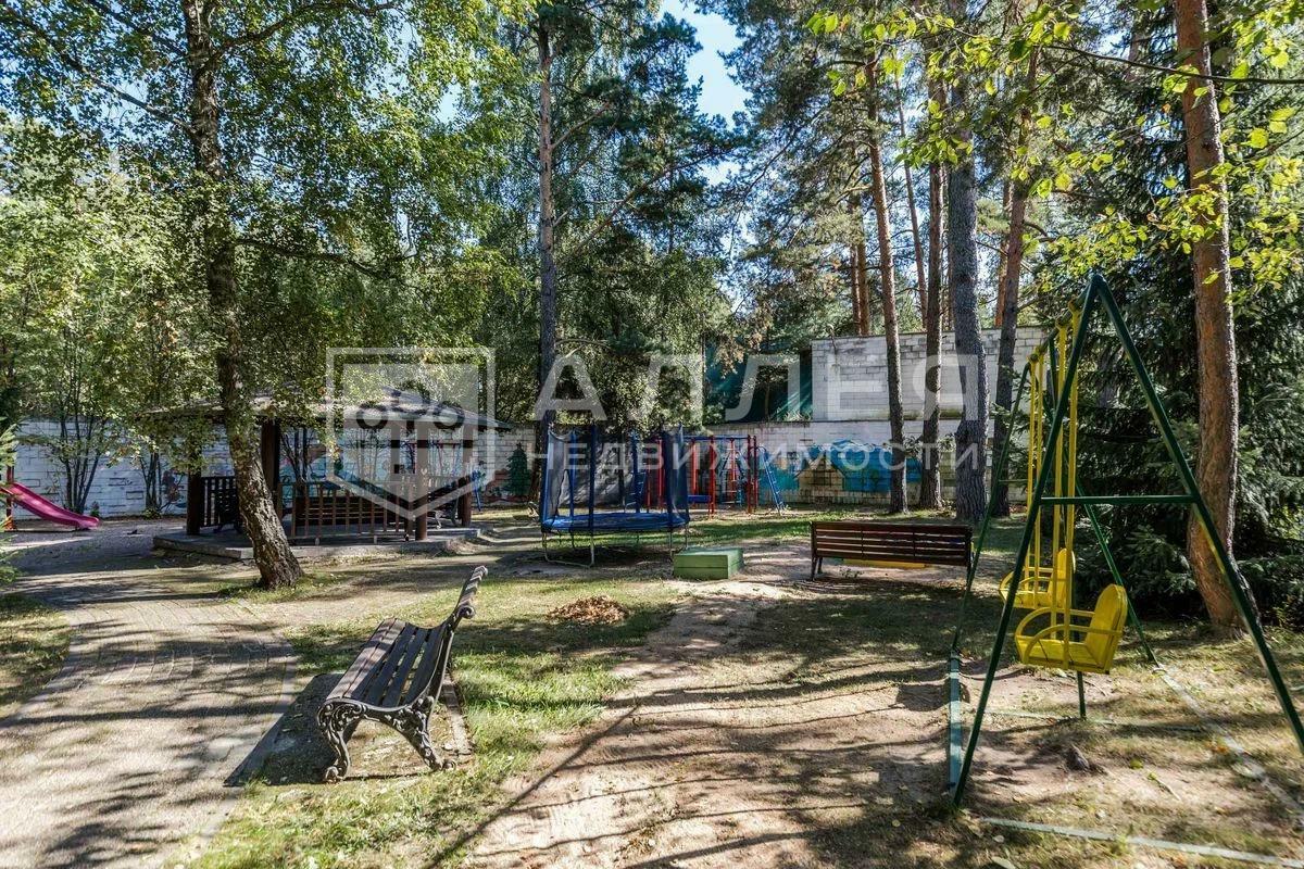 2-этажный коттедж 370 м² с отделкой