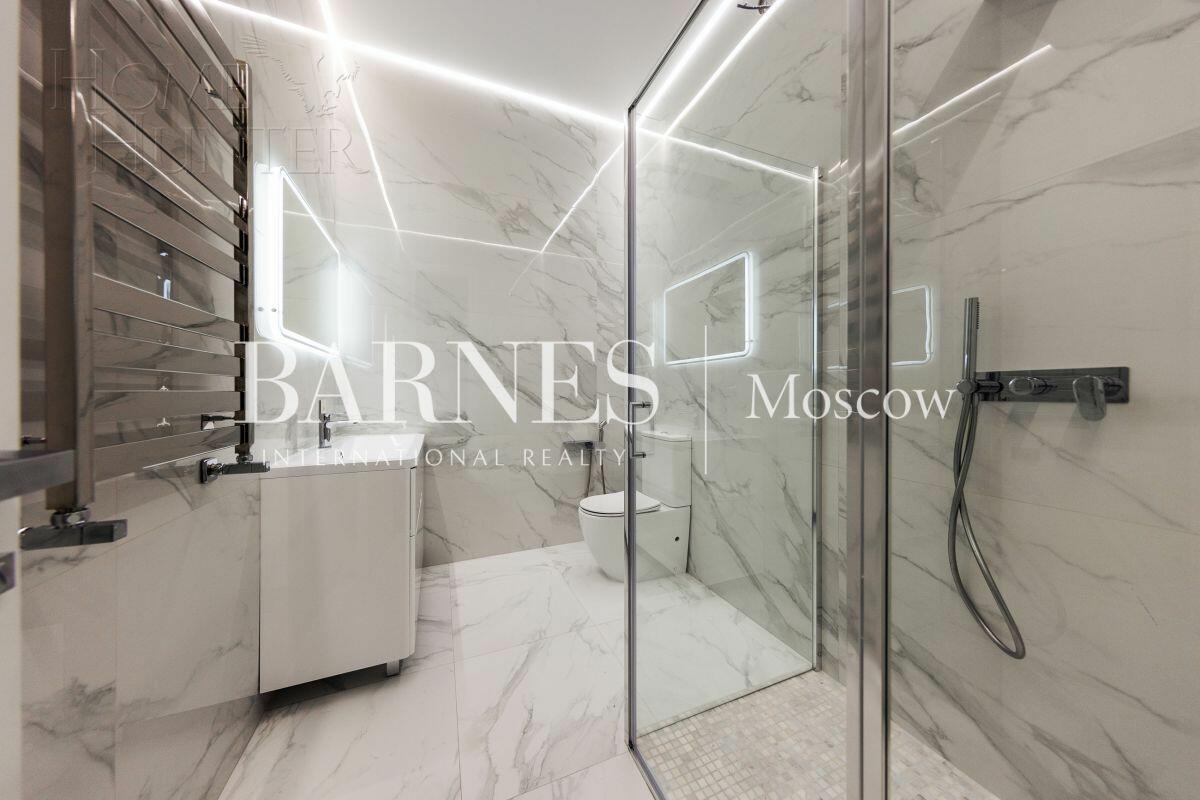 2-этажный коттедж 1 000 м² с отделкой