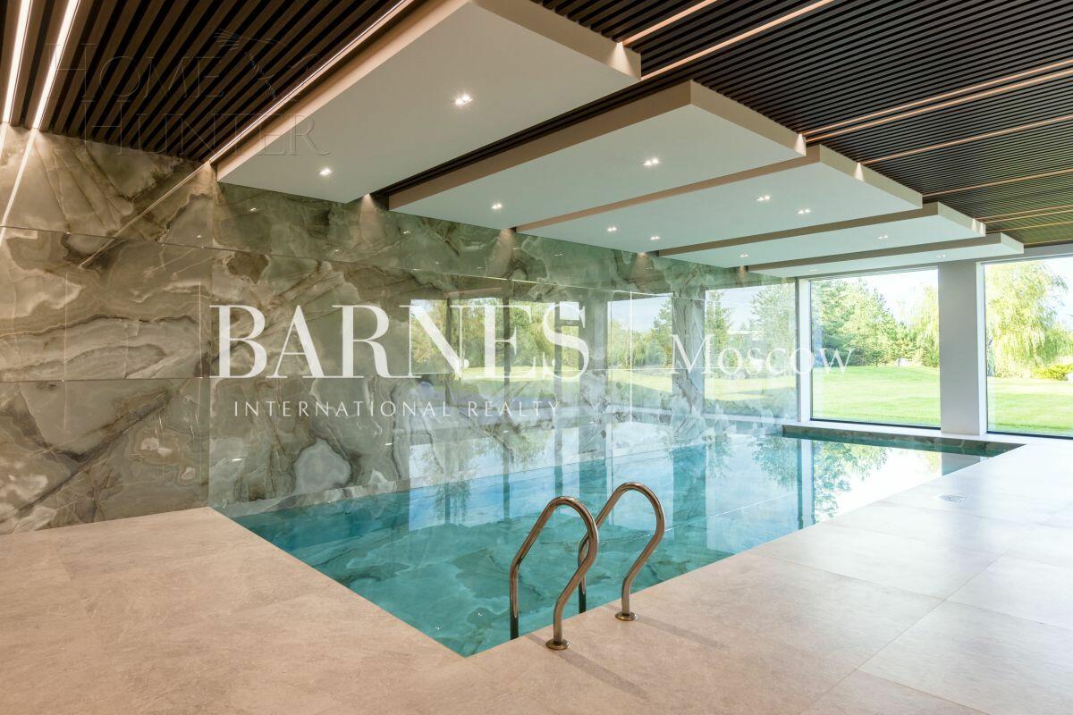 2-этажный коттедж 1 000 м² с отделкой