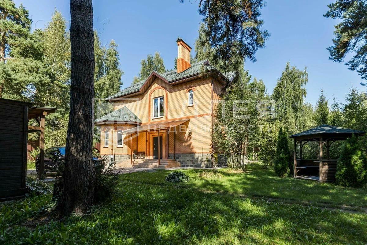 2-этажный коттедж 370 м² с отделкой