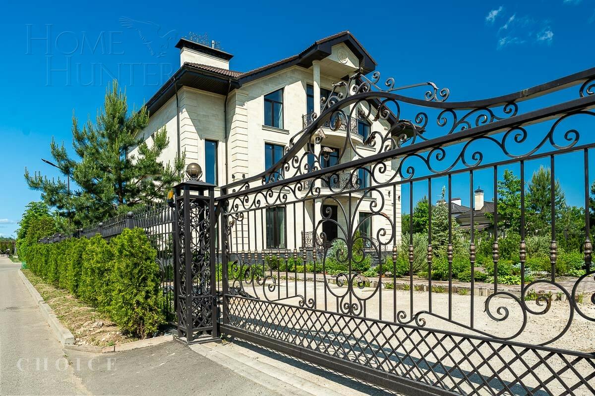 2-этажный коттедж 650 м² без отделки