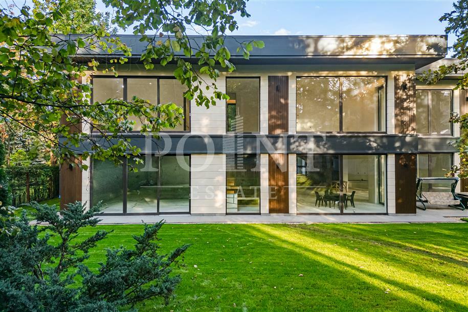 2-этажный коттедж 1 596 м² без отделки