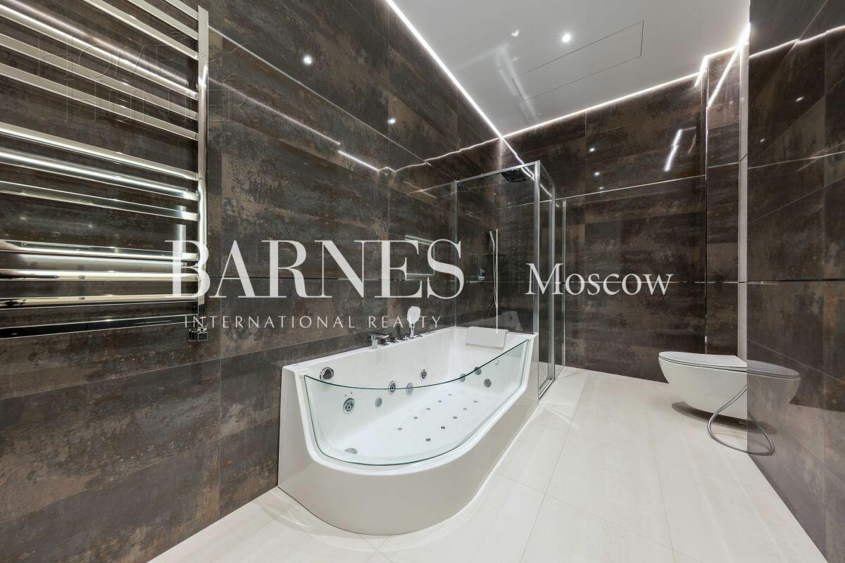 2-этажный коттедж 1 000 м² с отделкой