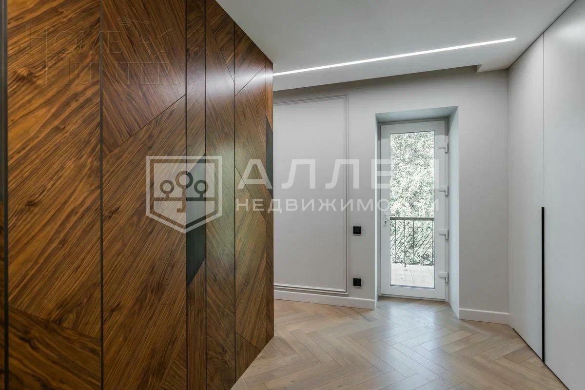 2-этажный коттедж 370 м² с отделкой