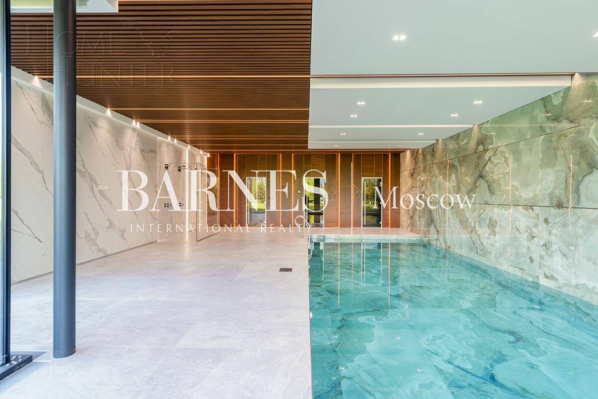 2-этажный коттедж 1 000 м² с отделкой