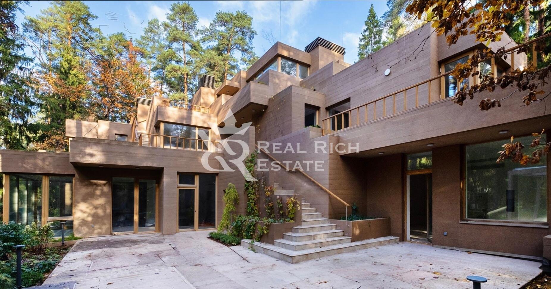 2-этажный коттедж 1 330 м² с отделкой