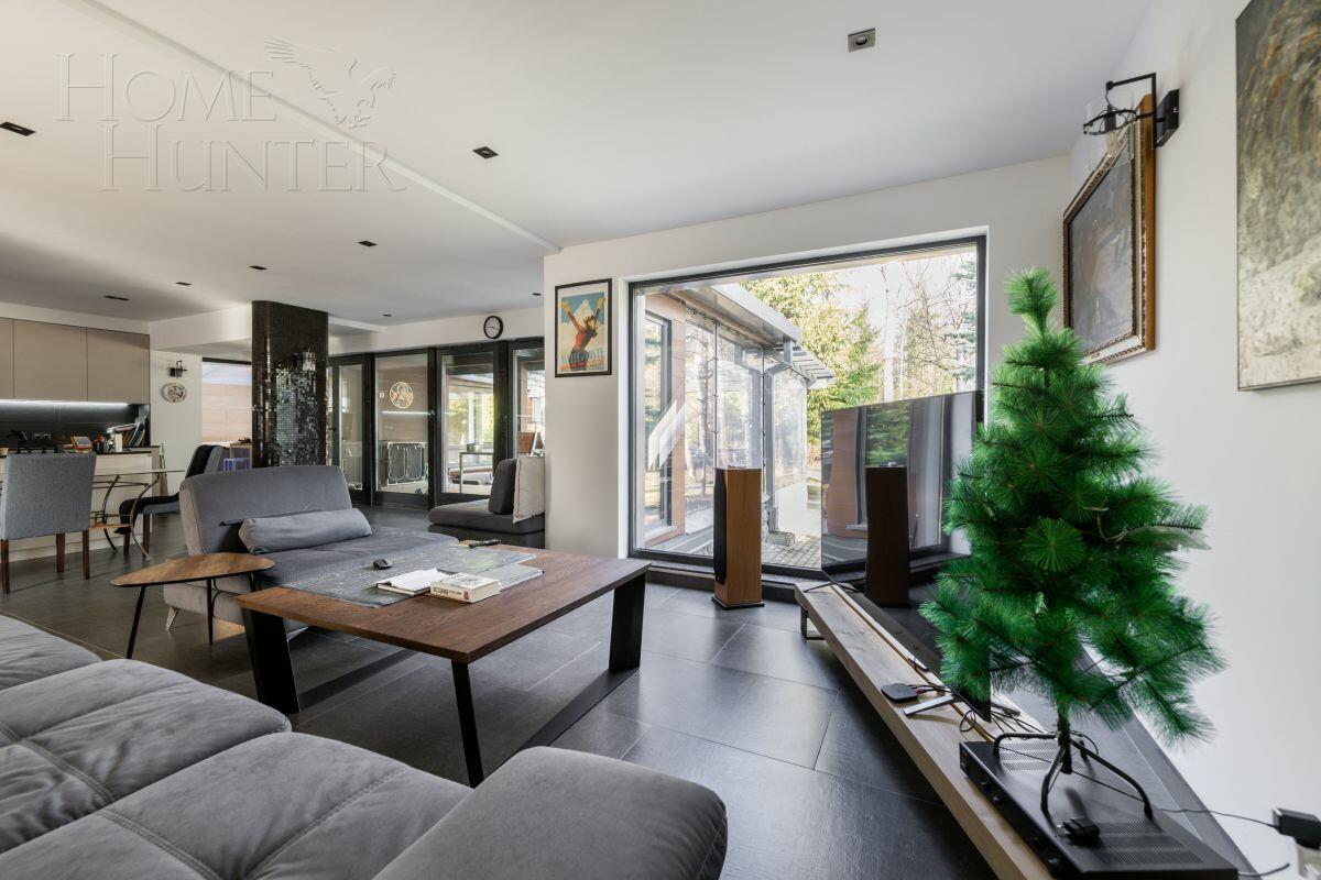 3-этажный коттедж 315 м² с отделкой