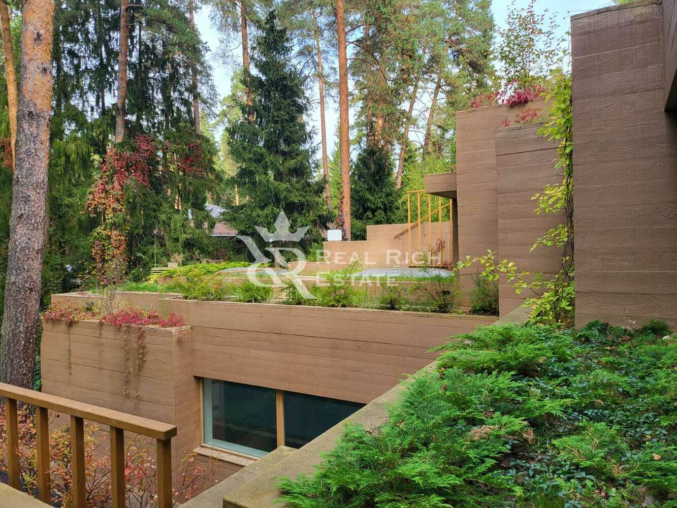 2-этажный коттедж 1 330 м² с отделкой