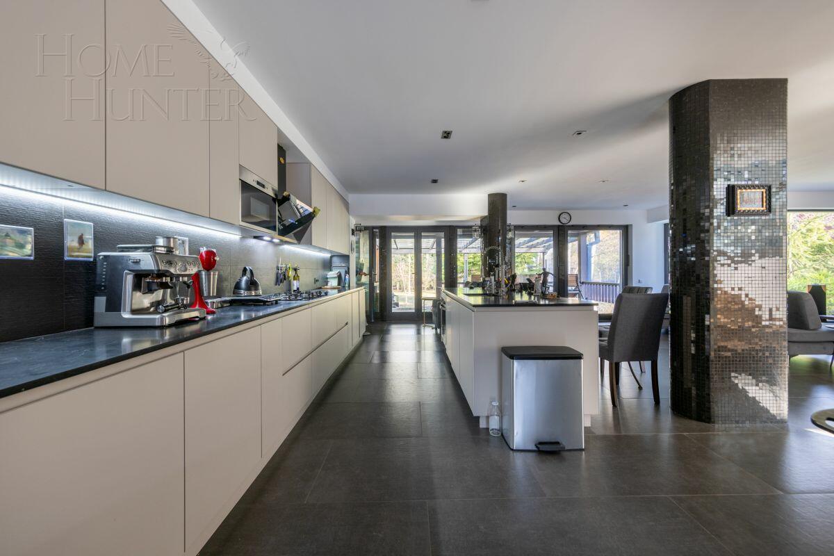 3-этажный коттедж 315 м² с отделкой