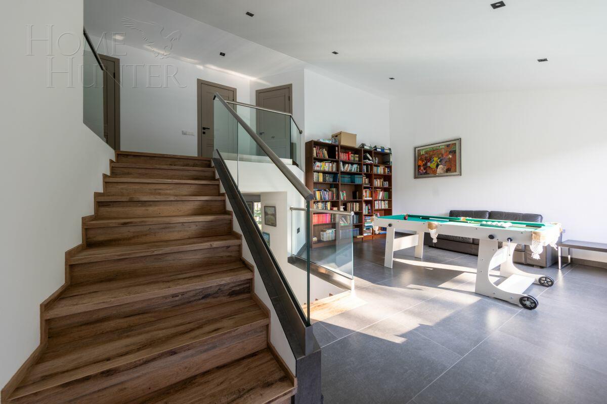 3-этажный коттедж 315 м² с отделкой