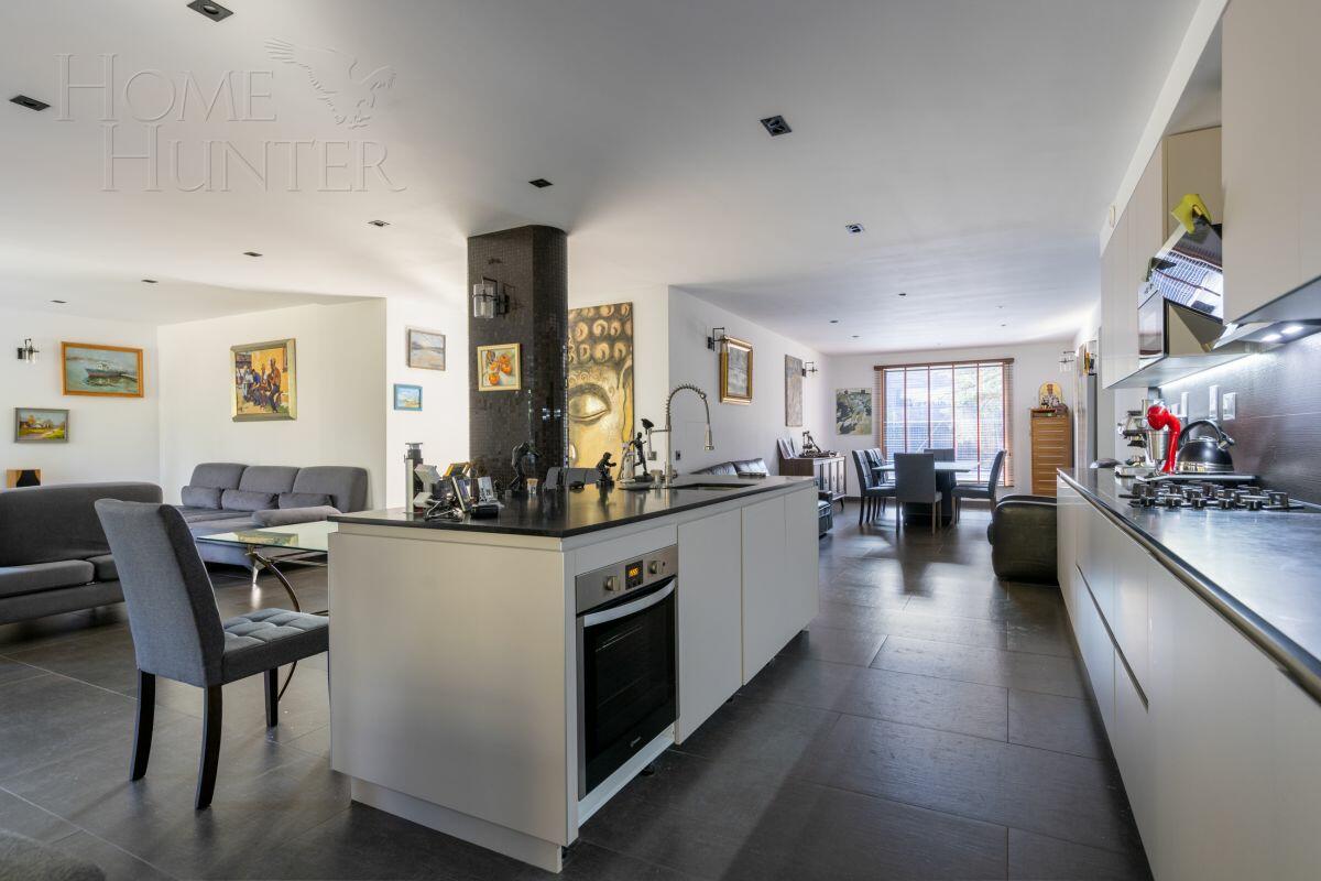 3-этажный коттедж 315 м² с отделкой