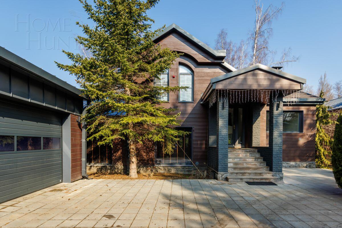 3-этажный коттедж 315 м² с отделкой