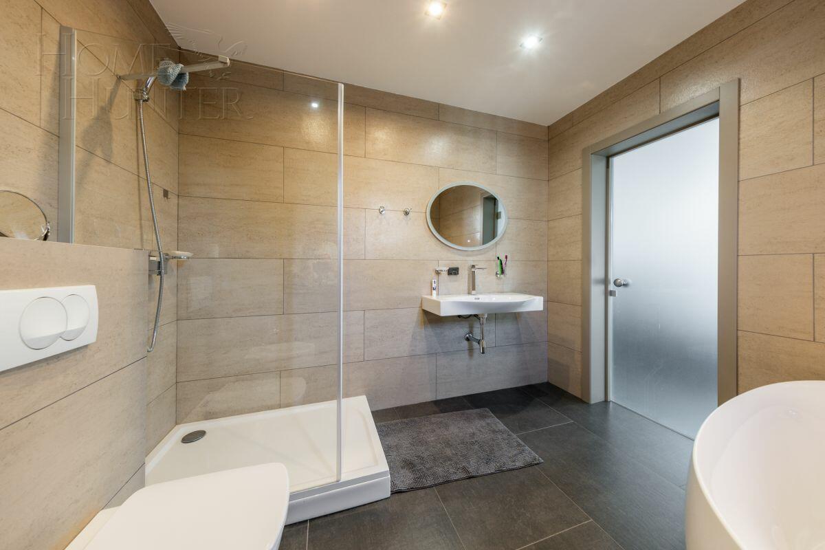 3-этажный коттедж 315 м² с отделкой