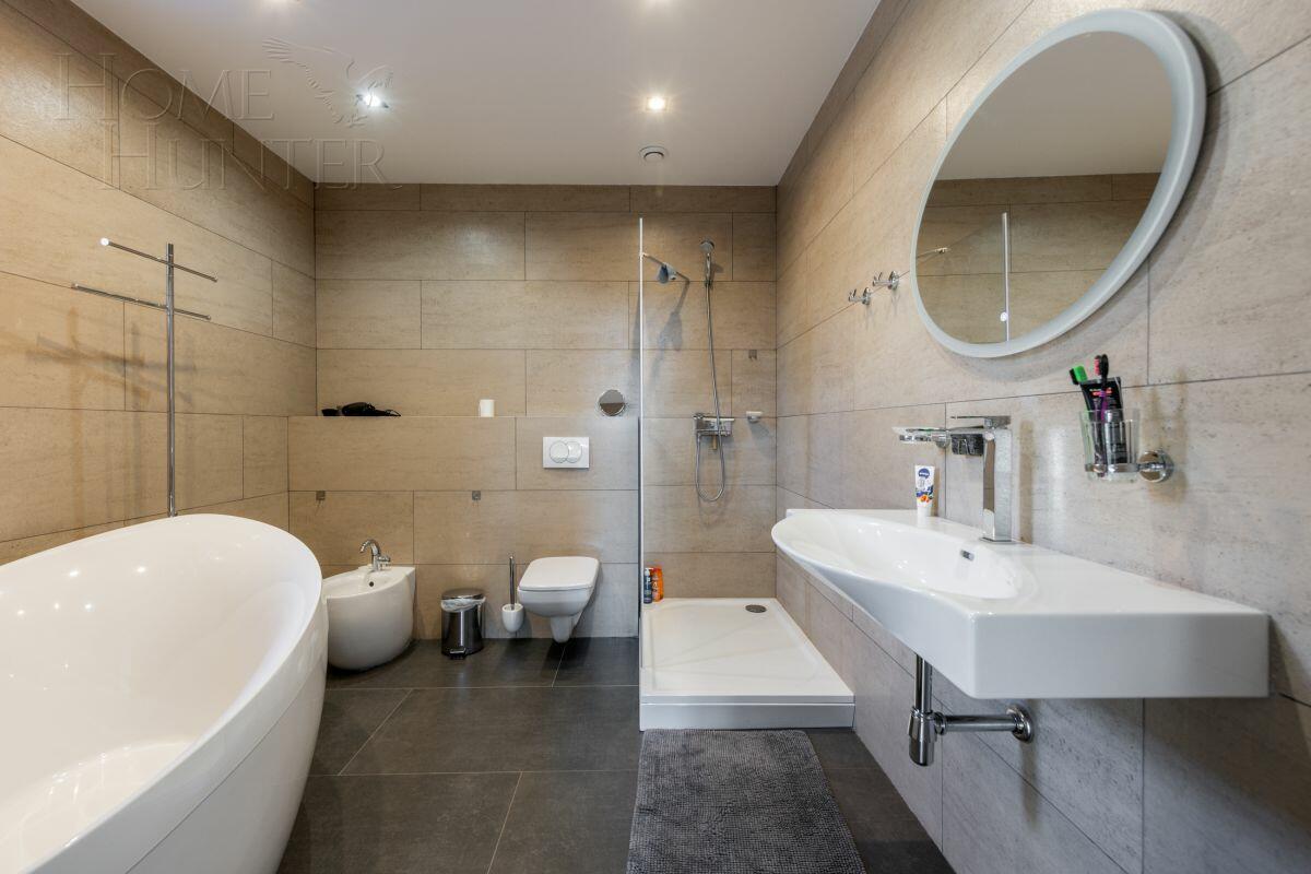 3-этажный коттедж 315 м² с отделкой