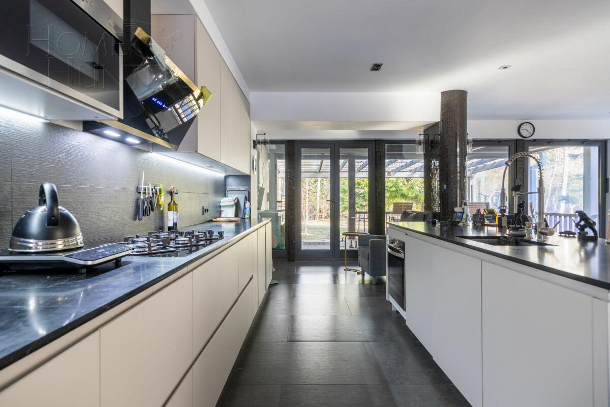 3-этажный коттедж 315 м² с отделкой