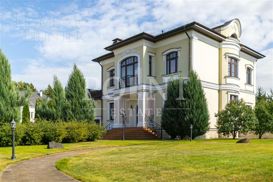 3-этажный коттедж 860 м² с отделкой