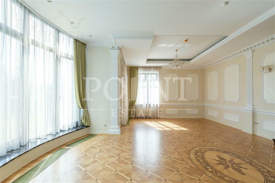 3-этажный коттедж 860 м² с отделкой