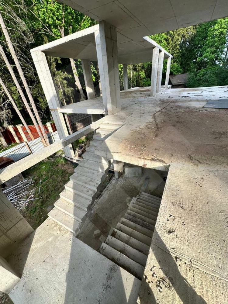 2-этажный коттедж 500 м² без отделки