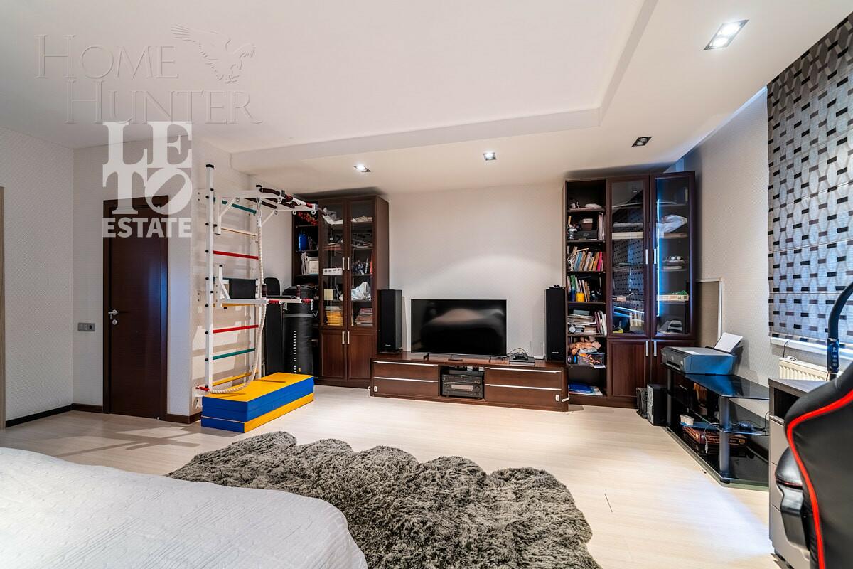 4-этажный таунхаус 220 м² с отделкой