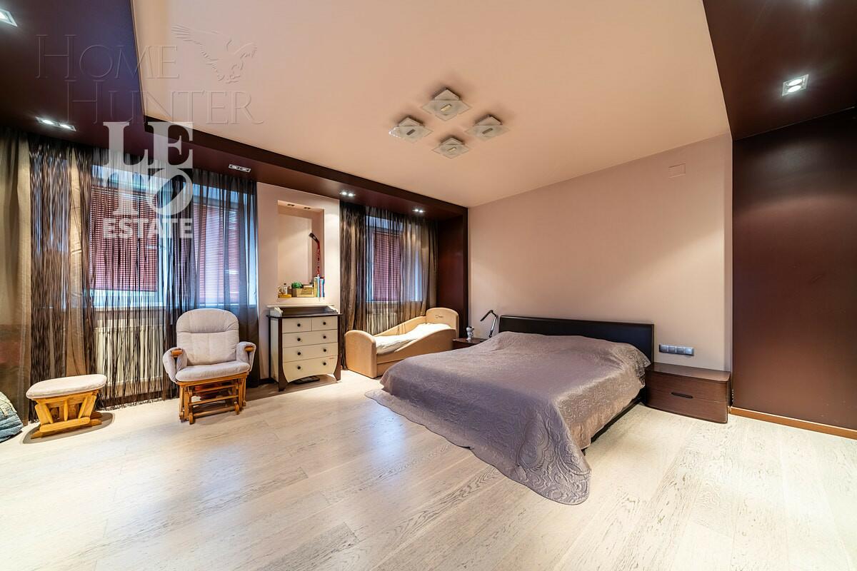 4-этажный таунхаус 220 м² с отделкой