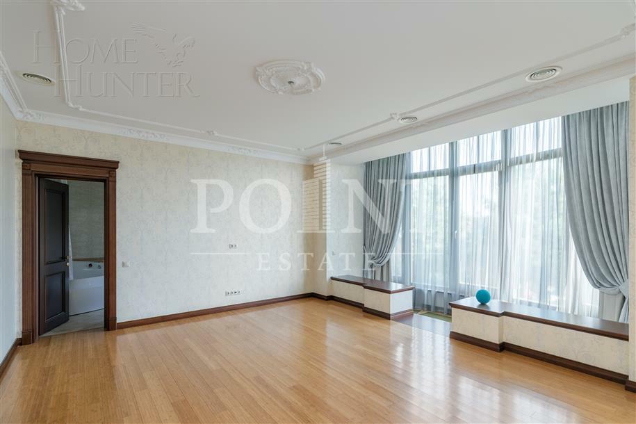 3-этажный коттедж 860 м² с отделкой