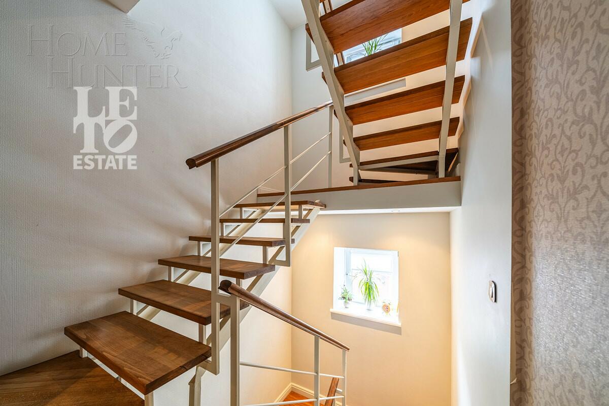 4-этажный таунхаус 220 м² с отделкой