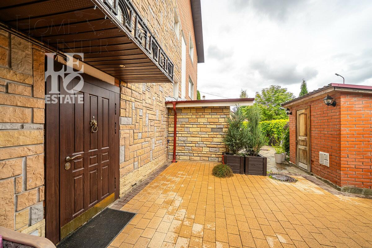 4-этажный таунхаус 220 м² с отделкой